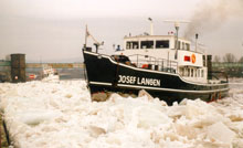 Eisbrecher Josef Langen beim Eis-Aufbruch Eisbrecher Josef Langen beim Eis-Aufbruch