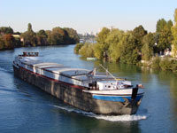 Foto Péniche: Wasserfahrzeug ohne Motor zum Transport von Lasten Foto Péniche: Wasserfahrzeug ohne Motor zum Transport von Lasten